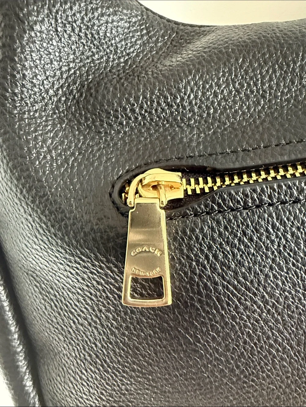 Coach Black Pebbled Leather Hobo Shoulder Bag with Gold Hardware - Picture 3 of 6